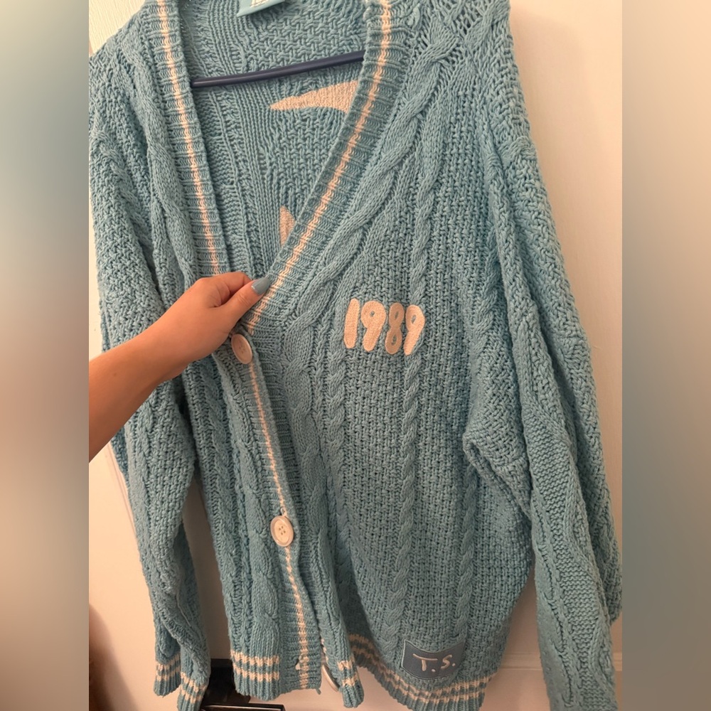 Taylor Swift Blue 1989 Taylor’s Version cardigan